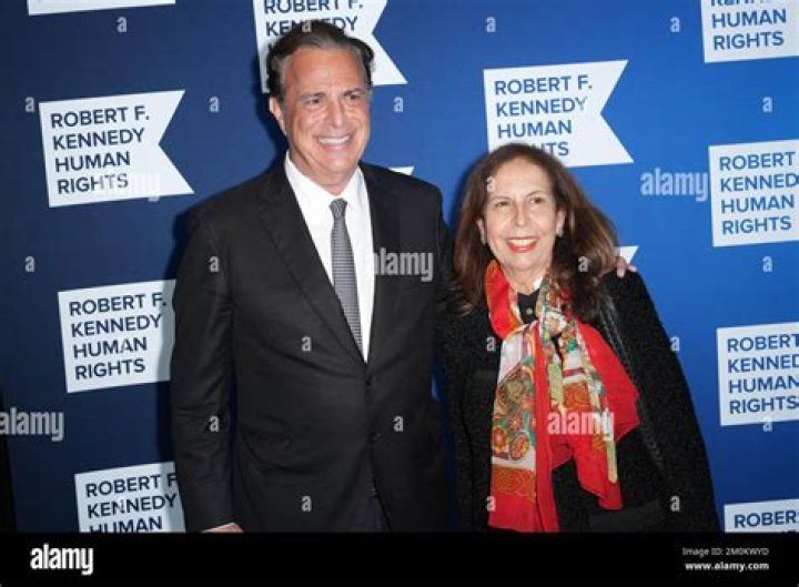 Afsaneh Mashayekhi Beschloss Biography, Age, Height, Husband, Net Worth, Family