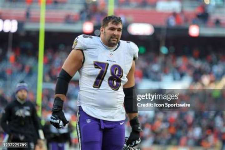 Alejandro Villanueva Biography, Age, Height, Wife, Net Worth, Family