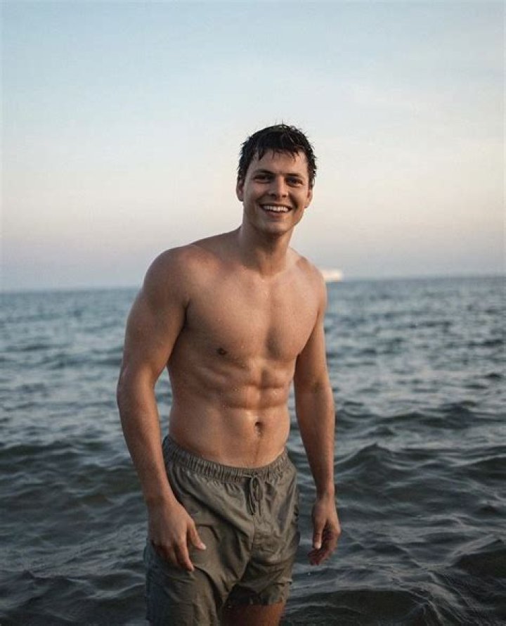 Alex Høgh Andersen Biography, Age, Height, Wife, Net Worth, Family