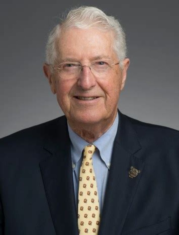 Bruce Bates Biography, Age, Height, Wife, Net Worth, Family