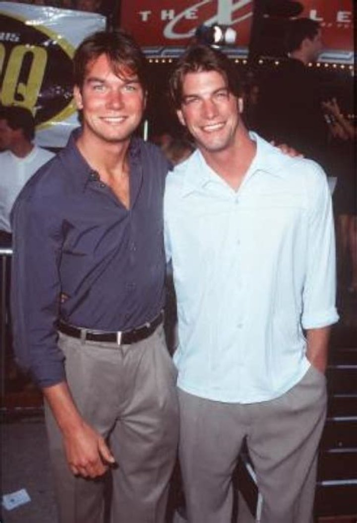 Charlie O'Connell Biography, Age, Height, Wife, Net Worth, Family