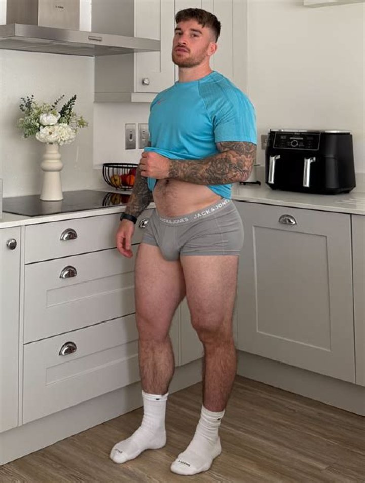 Chris Hatton Biography, Age, Height, Wife, Net Worth, Family