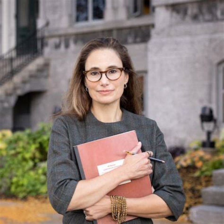 Dana Spiotta Biography, Age, Height, Husband, Net Worth, Family