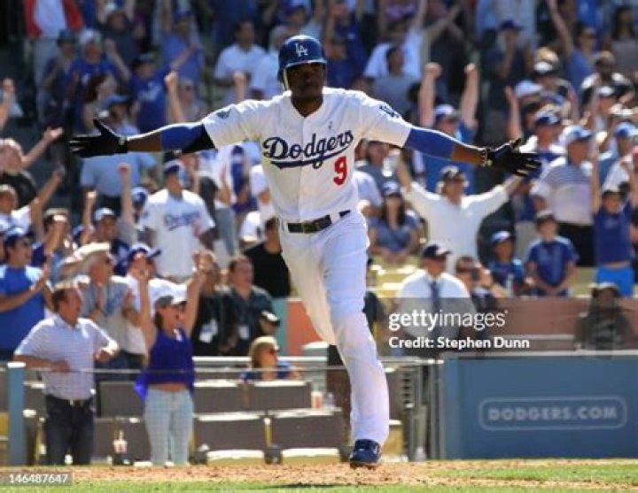 Dee Gordon Biography, Age, Height, Wife, Net Worth, Family