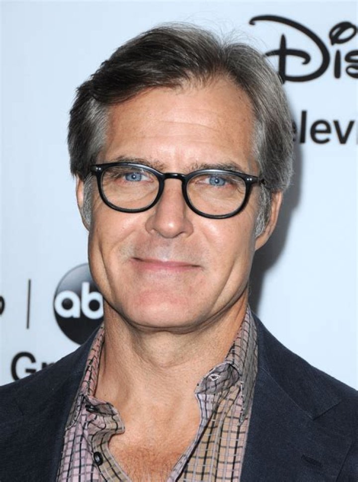 Henry Czerny biografía, edad, altura, esposo, net worth, familia