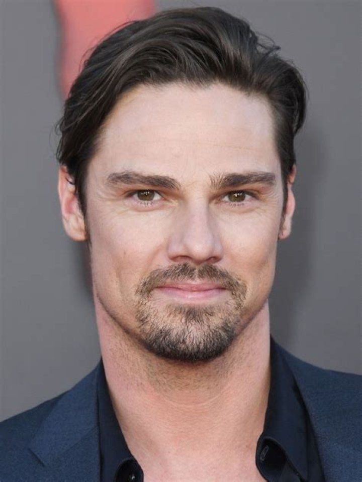 Jay Ryan Biography, Age, Height, Wife, Net Worth, Family
