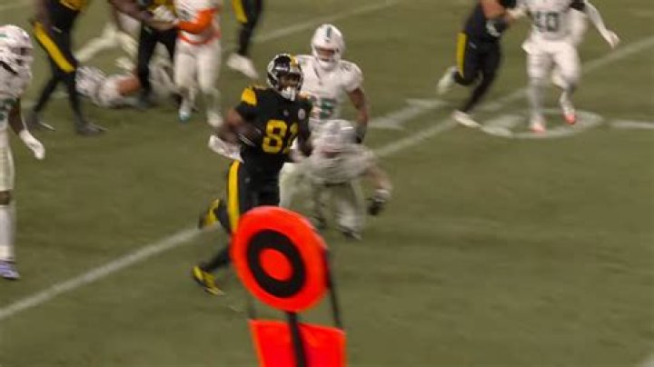 Jonnu Smith Biography, Age, Height, Wife, Net Worth, Family