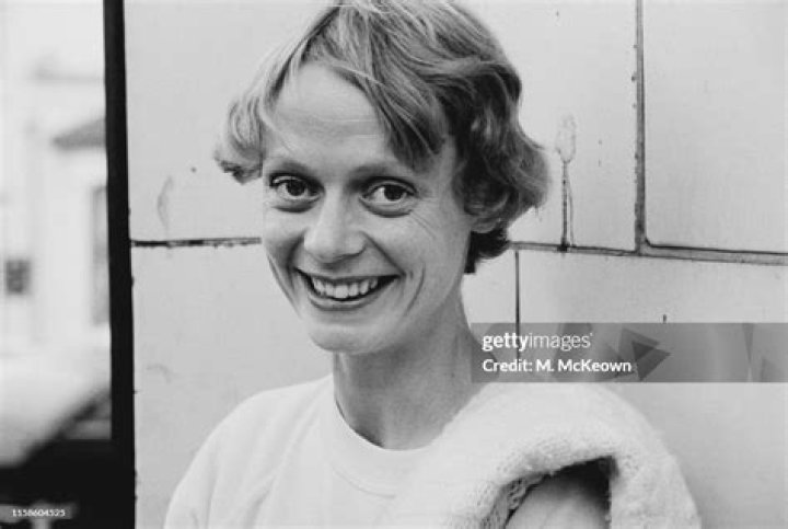 Kathryn Pogson Biography, Age, Height, Husband, Net Worth, Family