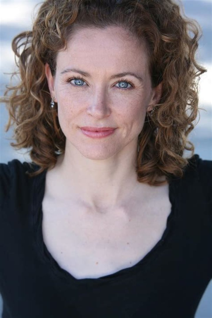 Leslie Hope Biography, Age, Height, Husband, Net Worth, Family