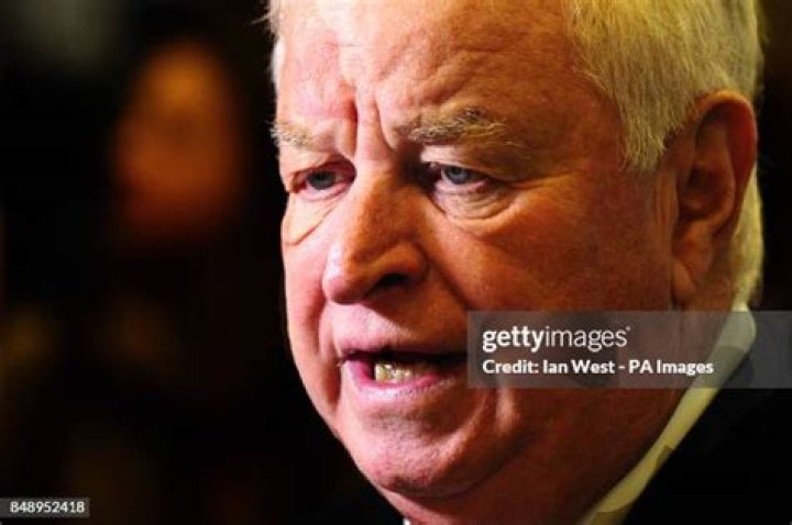 Louis Susman Biography, Age, Height, Wife, Net Worth and Family