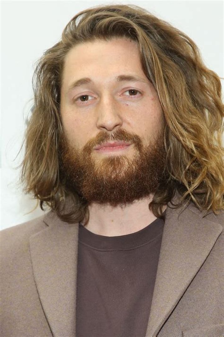 Lucas Neff Biography, Age, Height, Wife, Net Worth, Family