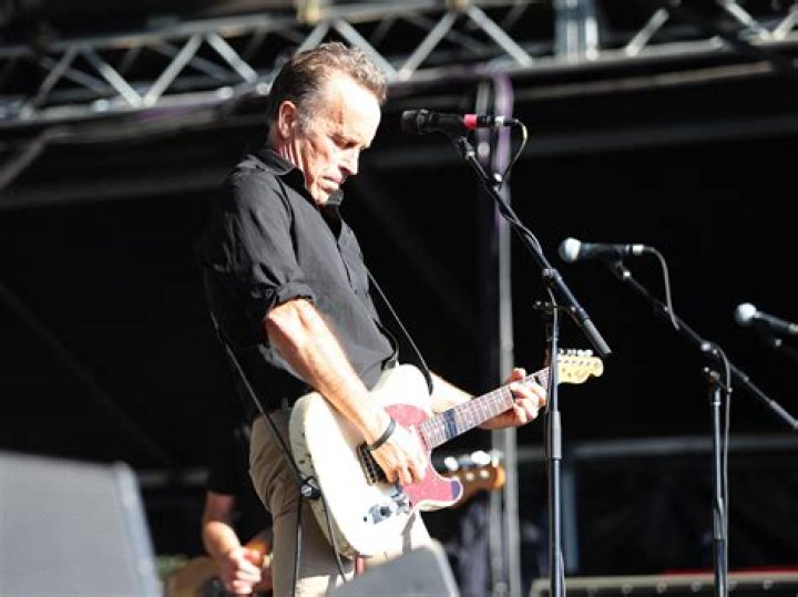 Mark Seymour Biography, Age, Height, Wife, Net Worth, Family