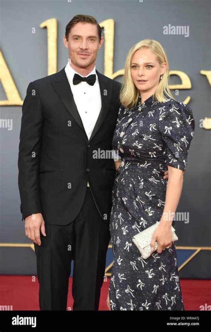 Max Brown Biography, Age, Height, Wife, Net Worth, Family