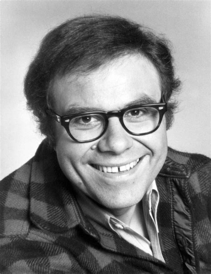 Oliver Clark Biography, Age, Height, Wife, Net Worth, Family