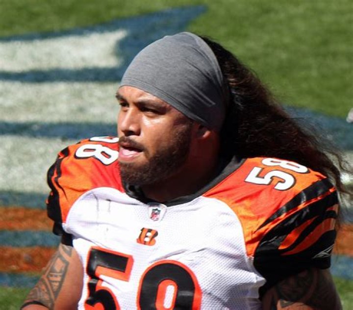 Rey Maualuga Biography, Age, Height, Wife, Net Worth, Family