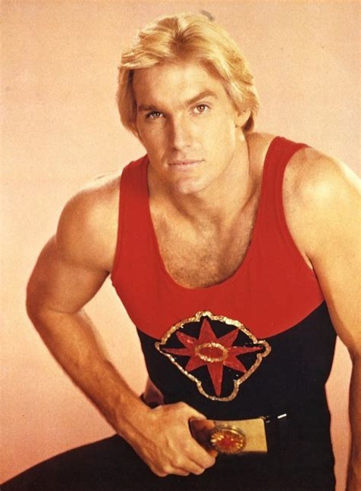 Sam J. Jones biografía, edad, altura, esposo, net worth, familia