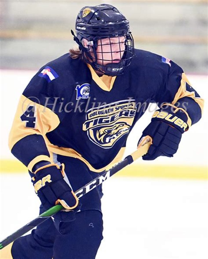 Scott MacGillivray Biography, Age, Height, Wife, Net Worth, Family