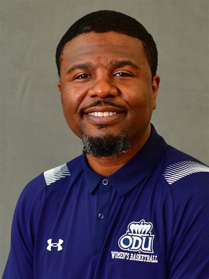 Shammond Williams Biography, Age, Height, Wife, Net Worth, Family