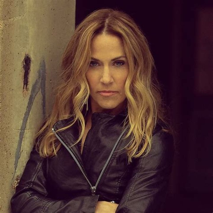 Sheryl Crow Biography, Age, Height, Husband, Net Worth, Family
