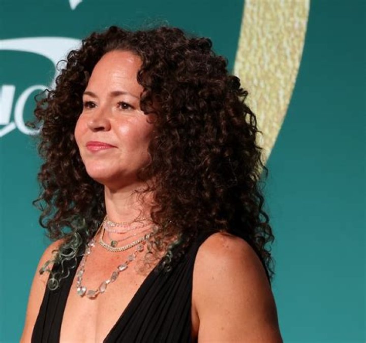 Stephanie Izard Biography, Age, Height, Husband, Net Worth, Family