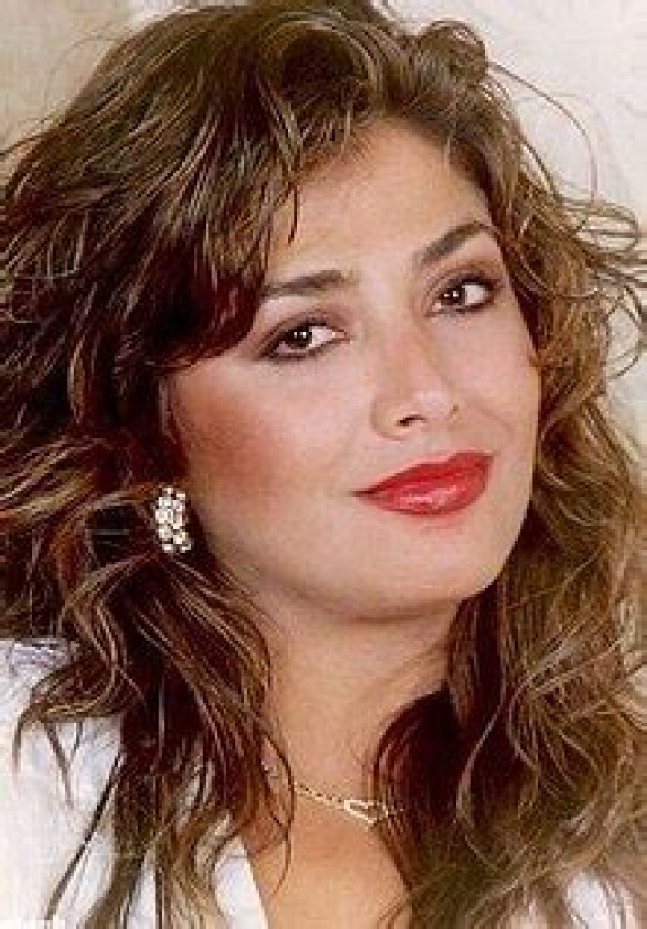 Susan Roshan Biography, Age, Height, Husband, Net Worth, Family