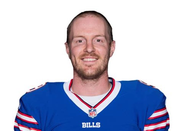 T. J. Yates Biography, Age, Height, Wife, Net Worth, Family
