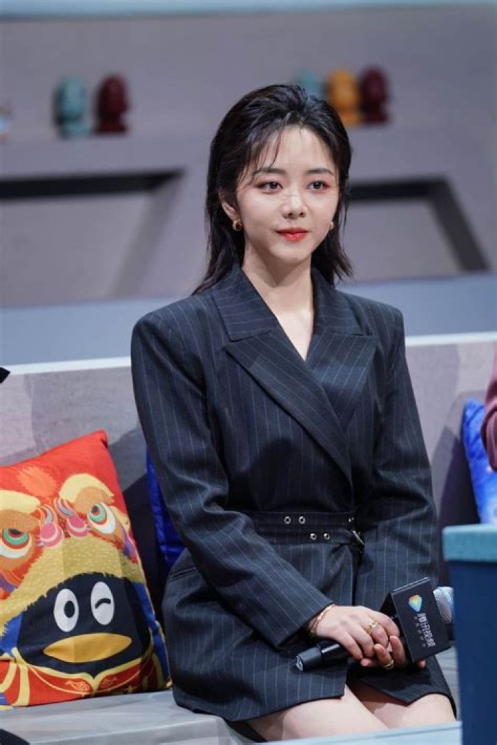 Tan Songyun Biography, Age, Height, Husband, Net Worth, Family