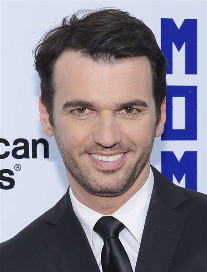 Tony Dovolani biografía, edad, altura, esposo, net worth, familia