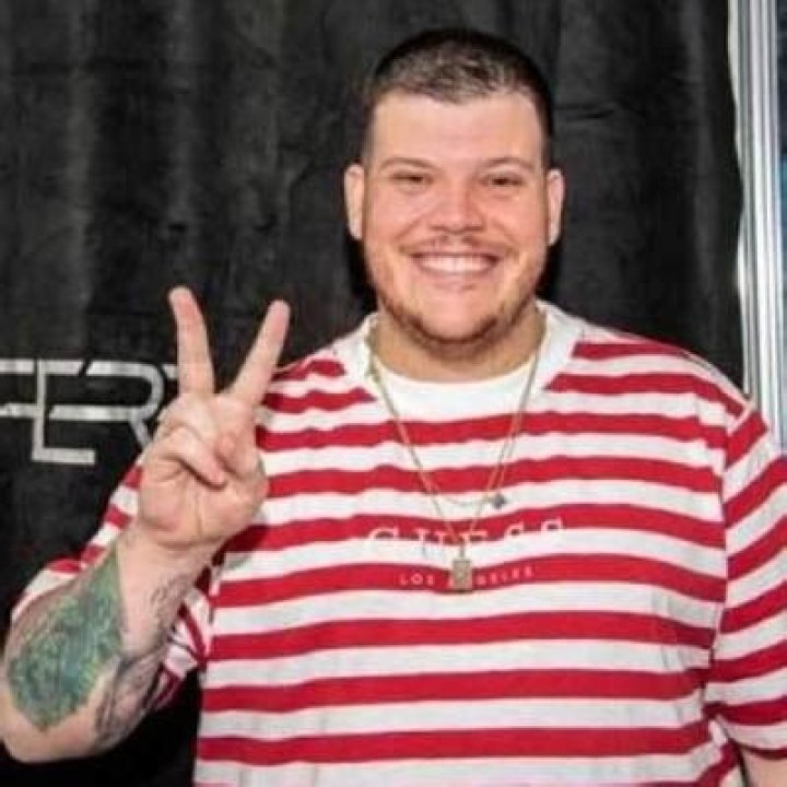 Travis T. Flory biografía, edad, altura, esposo, net worth, familia