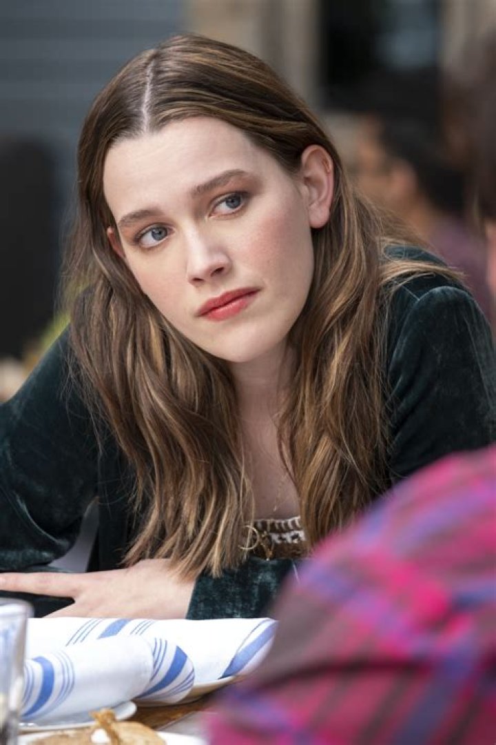 Victoria Pedretti Biography, Age, Height, Husband, Net Worth, Family